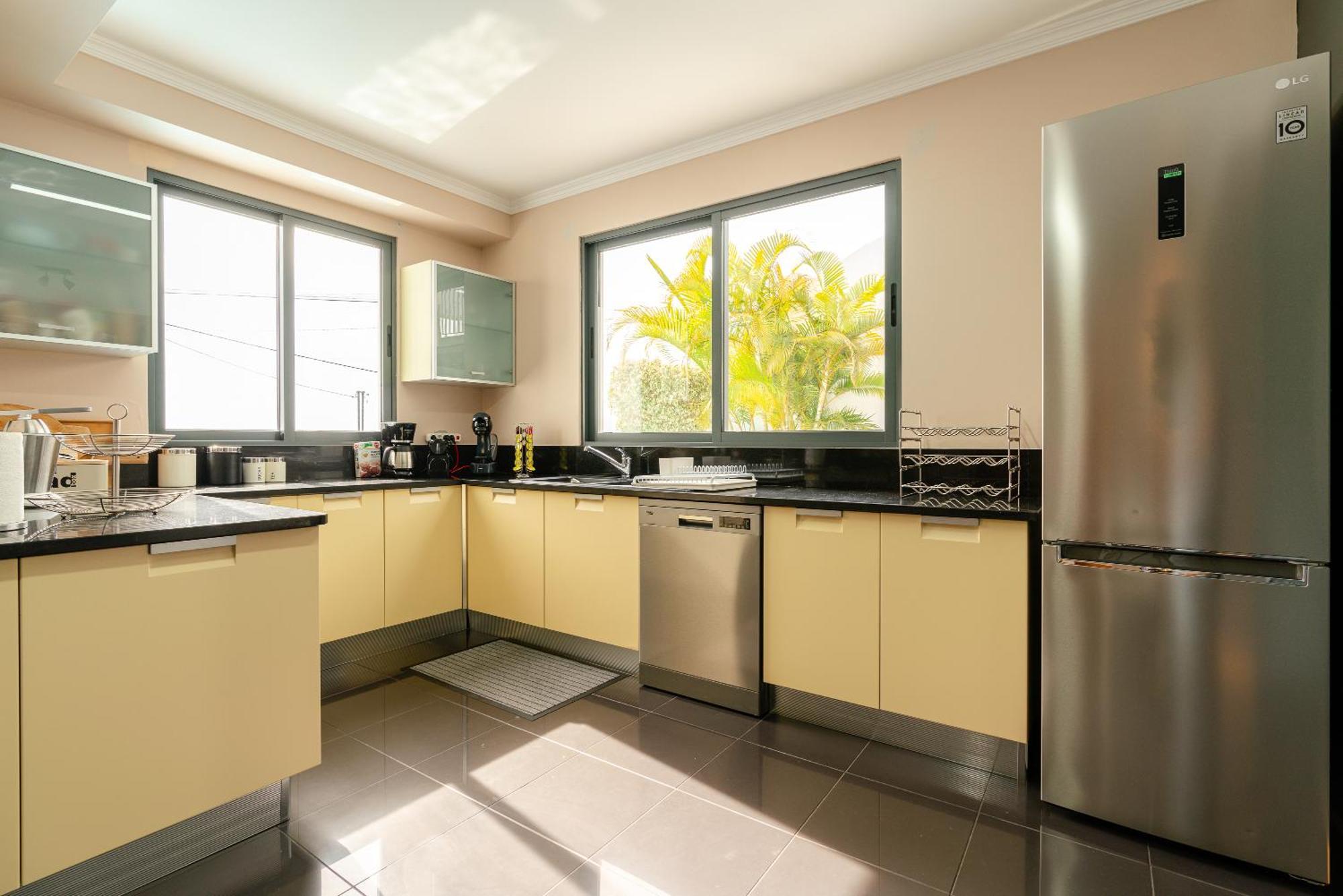 Villa Nunes, Big Holiday House With Private Pool Calheta  Exteriör bild